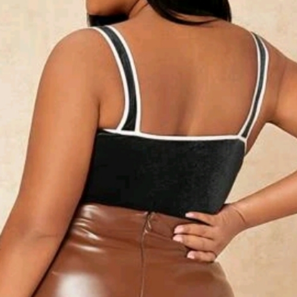 Shein SXY Half Zip Contrast Binding Velvet Bodysuit NWT - Picture 4 of 7